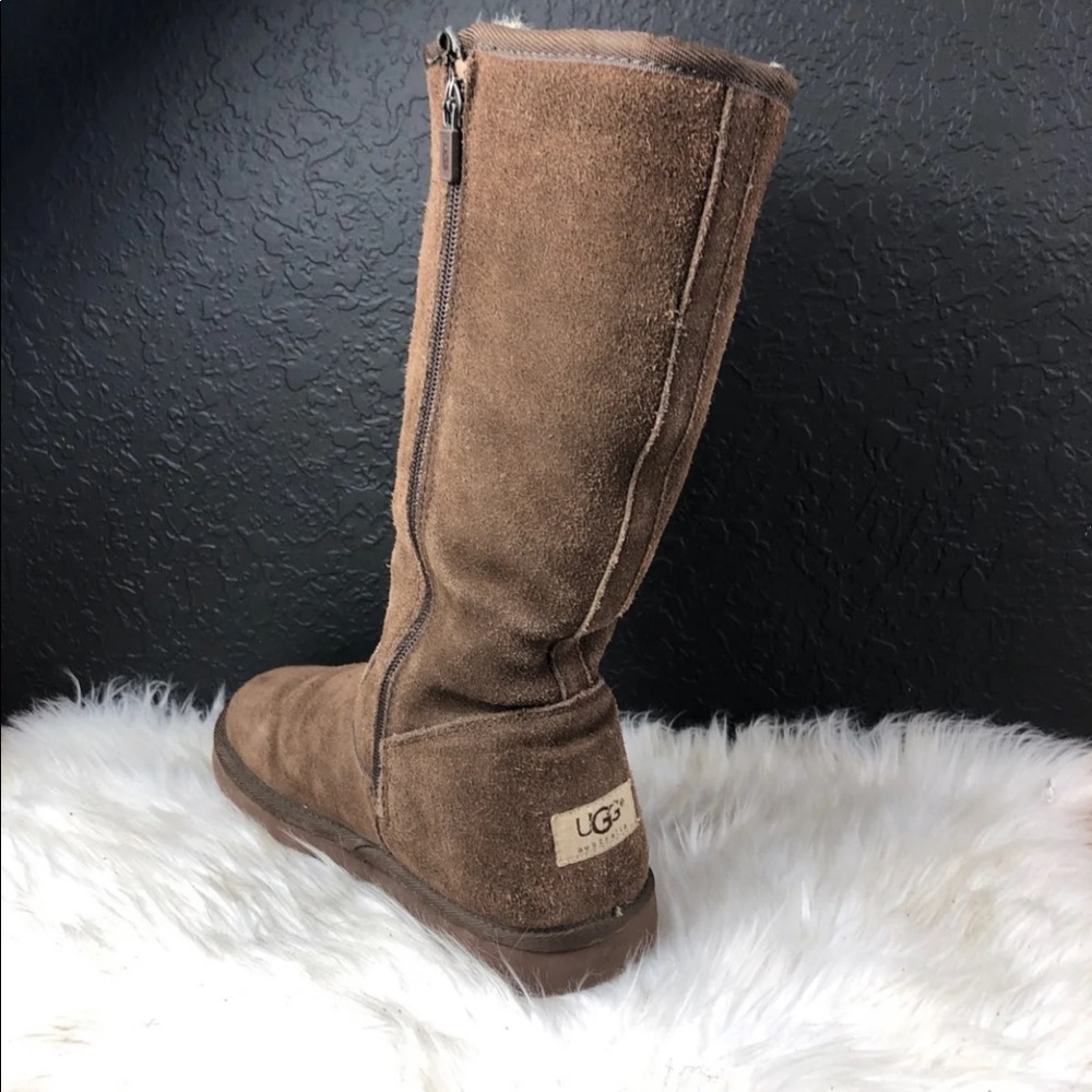 UGG BOOTS AUTHENTIC size 8 tall - Picture 3 of 3
